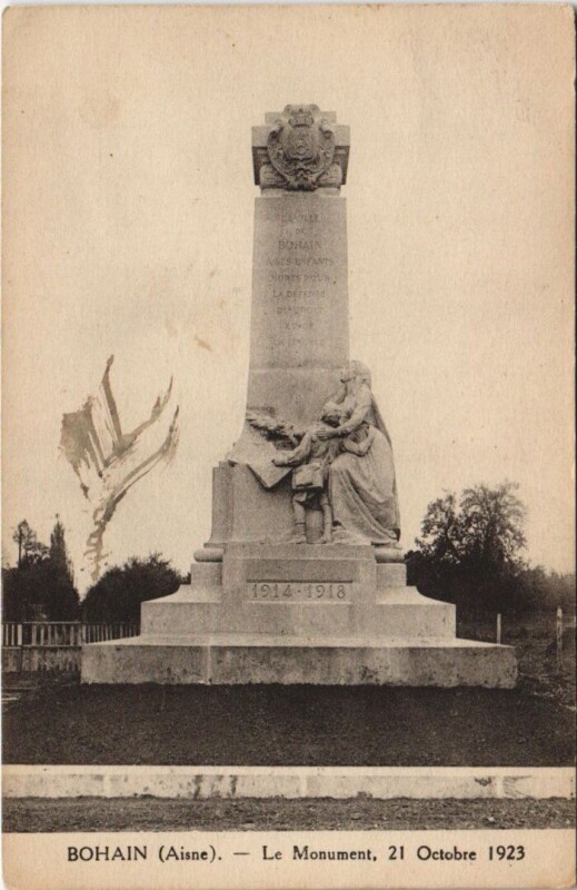Carte postale ancienne Bohain Le monument