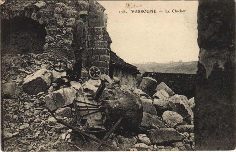 Carte postale ancienne Vassognes Le clocher à Ognes