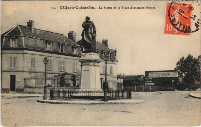 Carte postale ancienne Villers-Cotterets La statue
