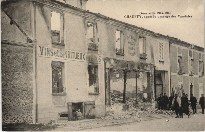 Carte postale ancienne Chaufy Apres le passage
