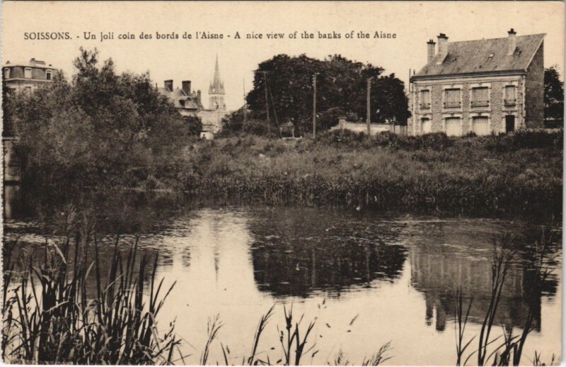 Carte postale ancienne Soissons Un joli coin des bords à Soissons