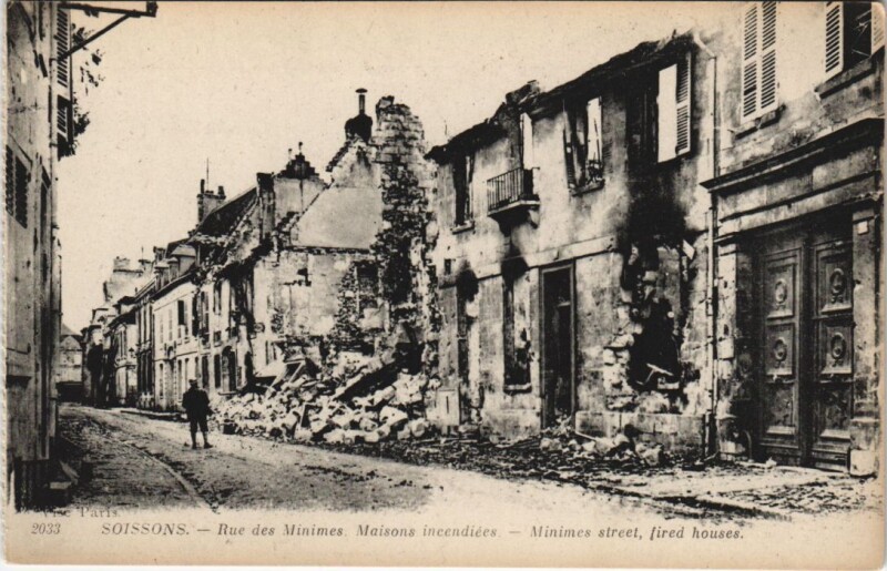 Carte postale ancienne Soissons Rue des minimes à Soissons