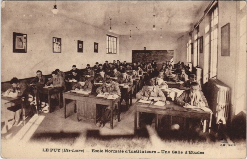 Carte postale ancienne Le Puy - Ecole normale d'instututeurs