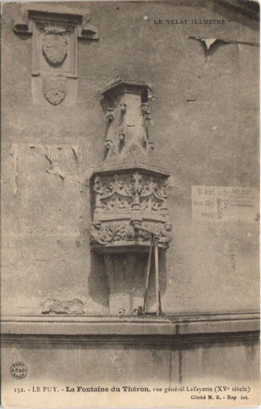 Carte postale ancienne Le Puy - La fontaine du theron
