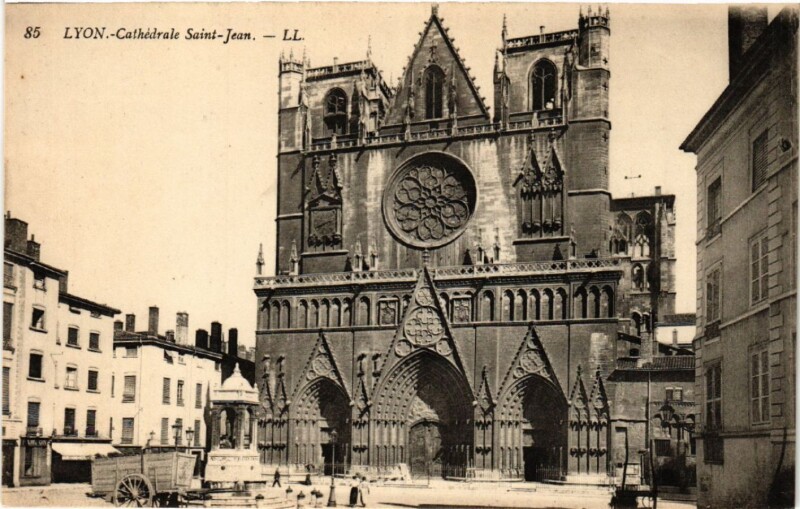 Carte postale ancienne Lyon Cathedrale Saint-Jean