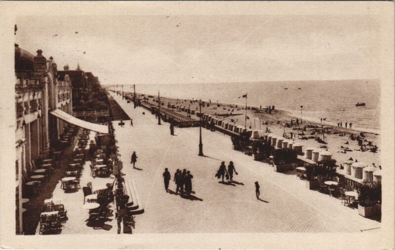 Carte postale ancienne Cabourg La Terrasse des Anglais à Cabourg