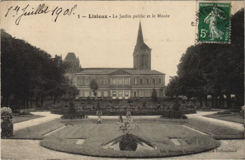 Carte postale ancienne Lisieux Le Jardin Public et le Musee à Lisieux