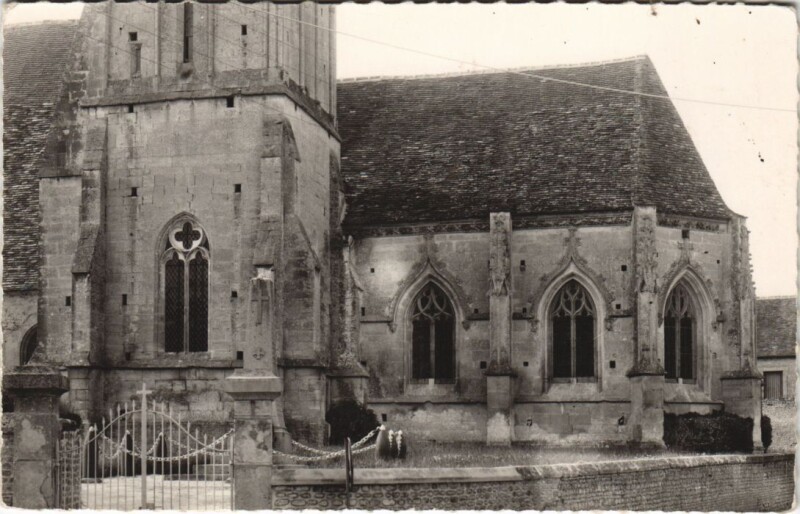 Carte postale ancienne Crocy Le Choeur Gothique à Crocy