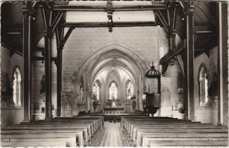 Carte postale ancienne Crocy Interieur de l'Eglise à Crocy