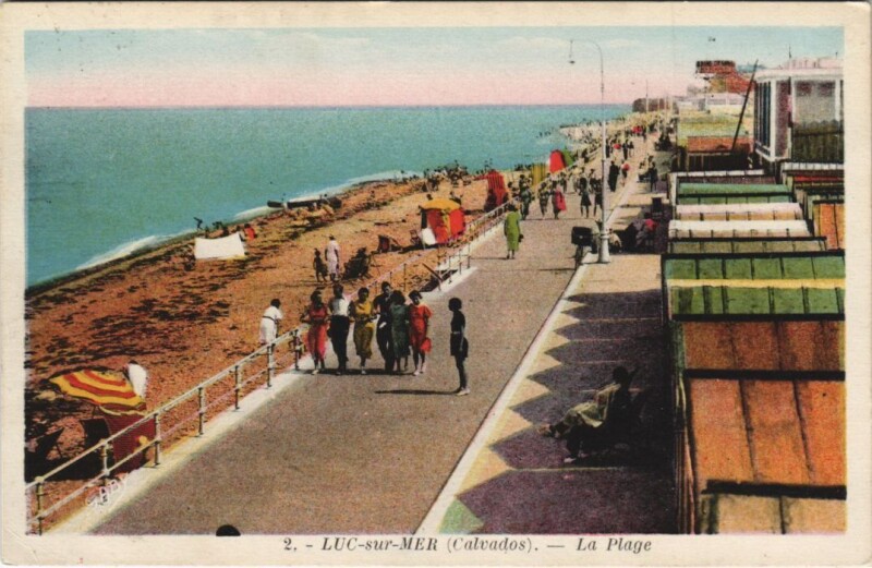 Carte postale ancienne Luc-sur-Mer La Plage à Luc-sur-Mer