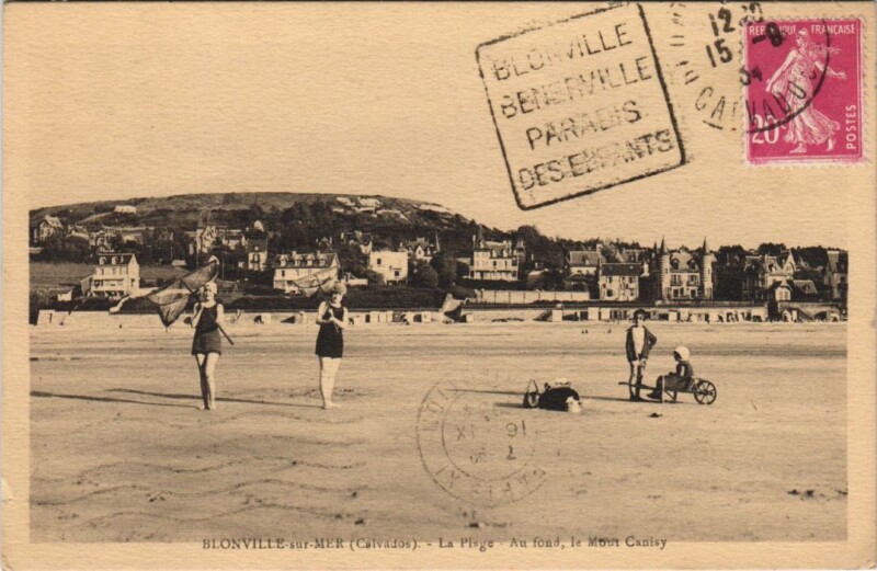 Carte postale ancienne Blonville-sur-Mer La Plage à Blonville-sur-Mer
