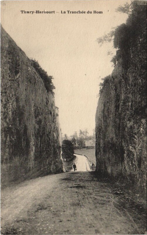 Carte postale ancienne Thury-Harcourt La Tranchee du Hom