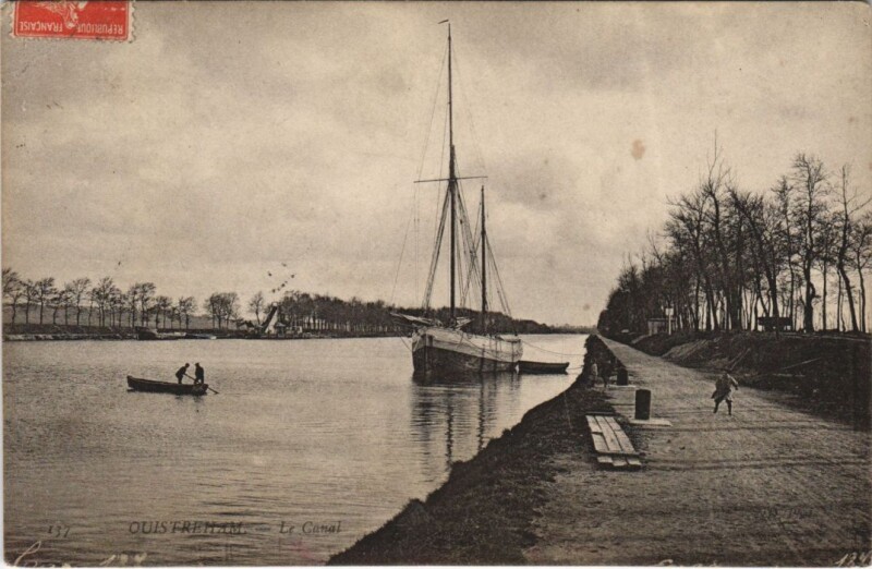 Carte postale ancienne Ouistreham Le Canal à Ouistreham