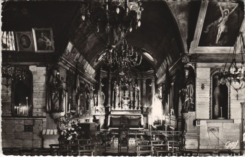 Carte postale ancienne Honfleur Interieur de la Chapelle N.-D. De Grace à Honfleur