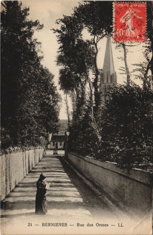 Carte postale ancienne Bernieres-sur-Mer Rue des Ormes