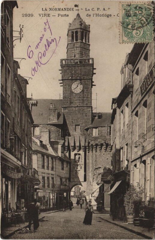 Carte postale ancienne Vire Porte de l'Horloge