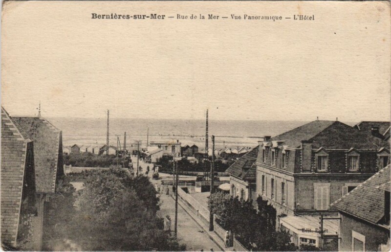 Carte postale ancienne Bernaval-sur-Mer Rue de la Mer - L'Hotel
