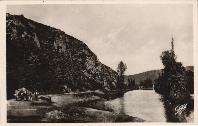 Carte postale ancienne Clecy Le Rocher du Vey