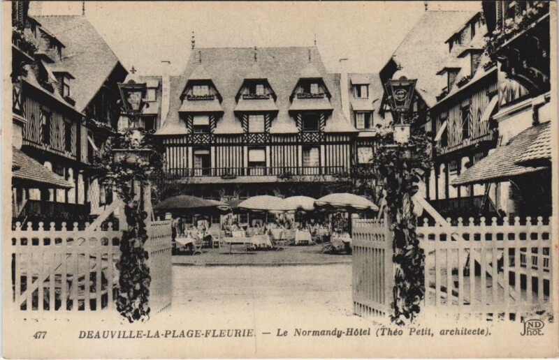 Carte postale ancienne Deauville Le Normandy Hotel à Deauville
