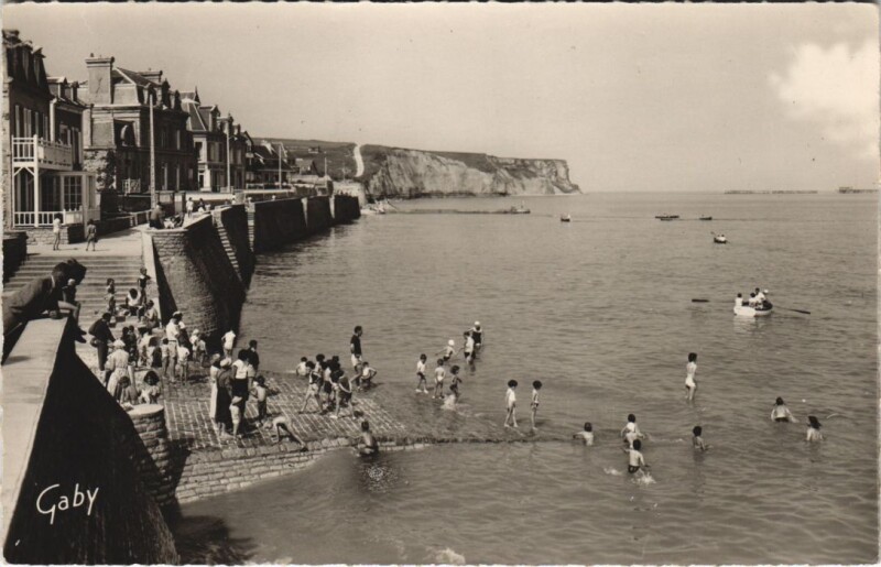 Carte postale ancienne La Digue a l�Heure du Bain