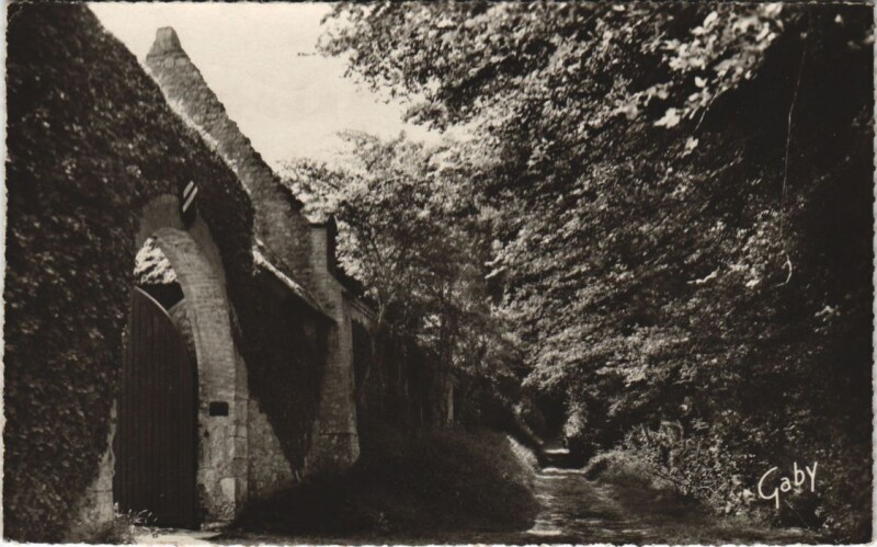 Carte postale ancienne Villers-sur-Mer L'Entree du Manoir d'Auberville à Auberville