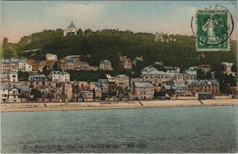 Carte postale ancienne Honfleur Vue sur le Nouvel Hopital à Honfleur