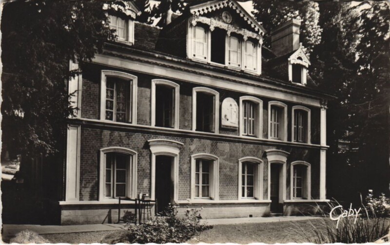 Carte postale ancienne Lisieux Les Buissonnets à Lisieux