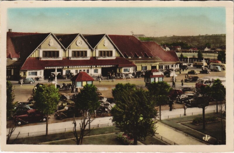 Carte postale ancienne Trouville Deauville - La Gare à Deauville