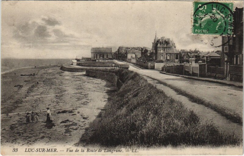 Carte postale ancienne Luc-sur-Mer Vue de la Route de Langrune à Luc-sur-Mer
