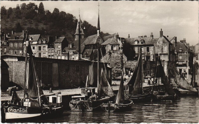 Carte postale ancienne Honfleur Le Port à Honfleur