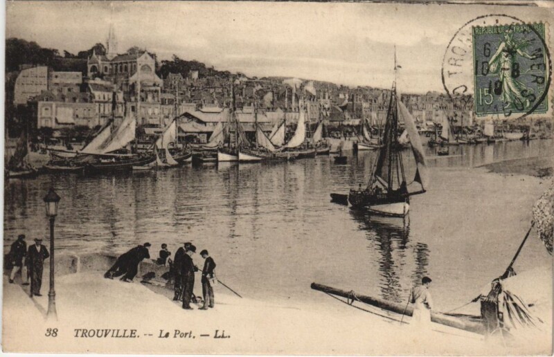 Carte postale ancienne Trouville Le Port