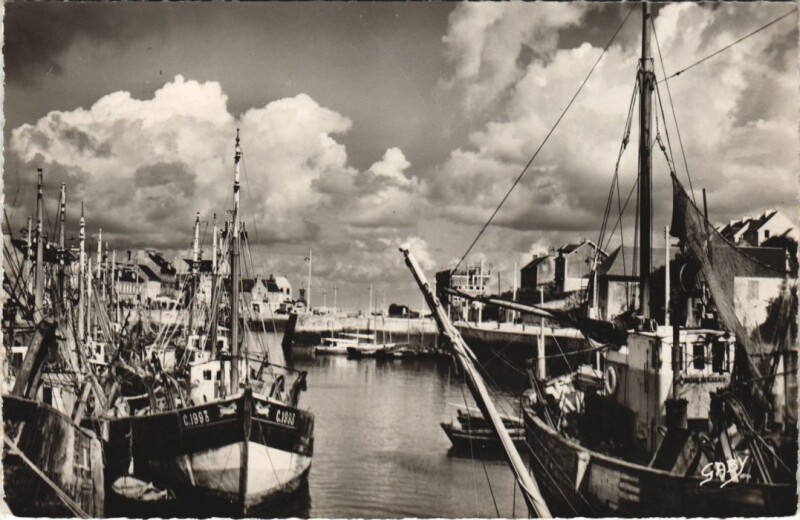 Carte postale ancienne Port-en-Bessin Le Port