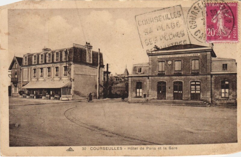 Carte postale ancienne Courseulles-sur-Mer Hotel de Paris et la Gare à Courseulles-sur-Mer