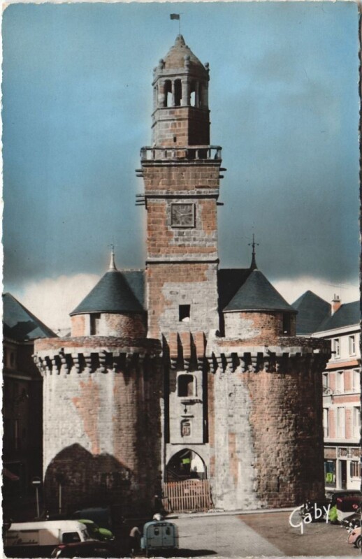 Carte postale ancienne Vire Porte - Horloge