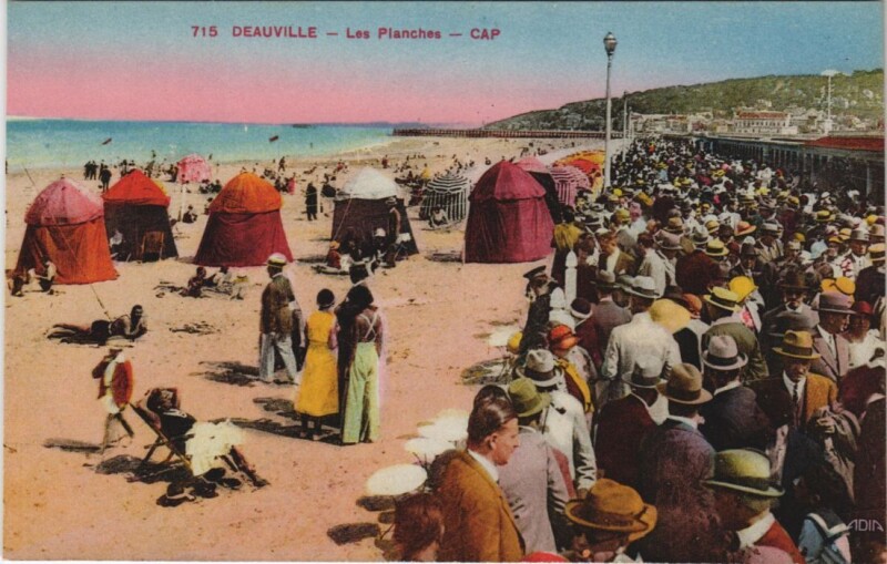 Carte postale ancienne Deauville Les Planches à Deauville