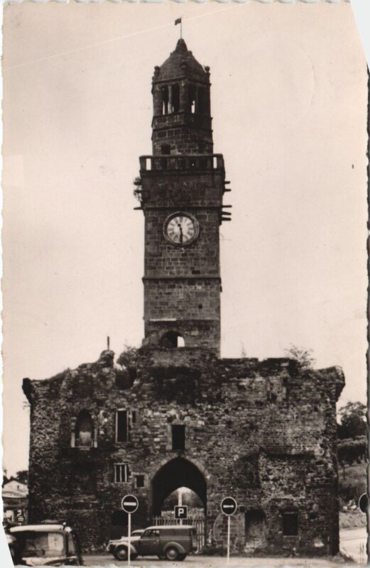 Carte postale ancienne Vire Porte de l'Horloge