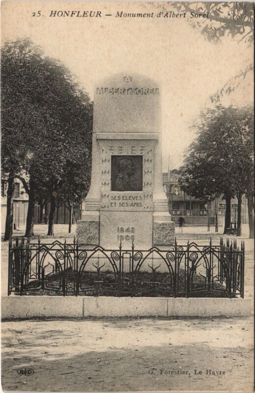 Carte postale ancienne Honfleur Monument d'Albert Sorel à Honfleur