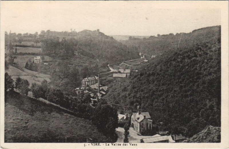 Carte postale ancienne Vire La Vallee des Vaux