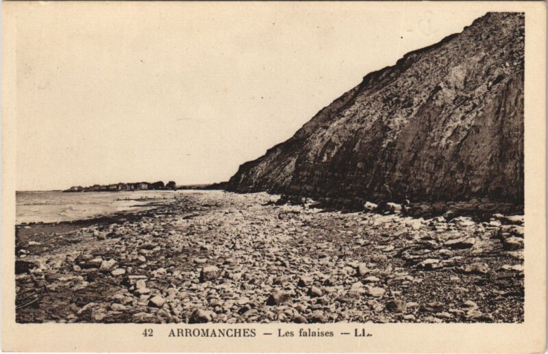 Carte postale ancienne Arromanches-les-Bains Les Falaises à Arromanches-les-Bains
