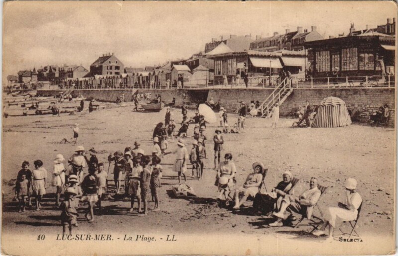 Carte postale ancienne Luc-sur-Mer La Plage à Luc-sur-Mer