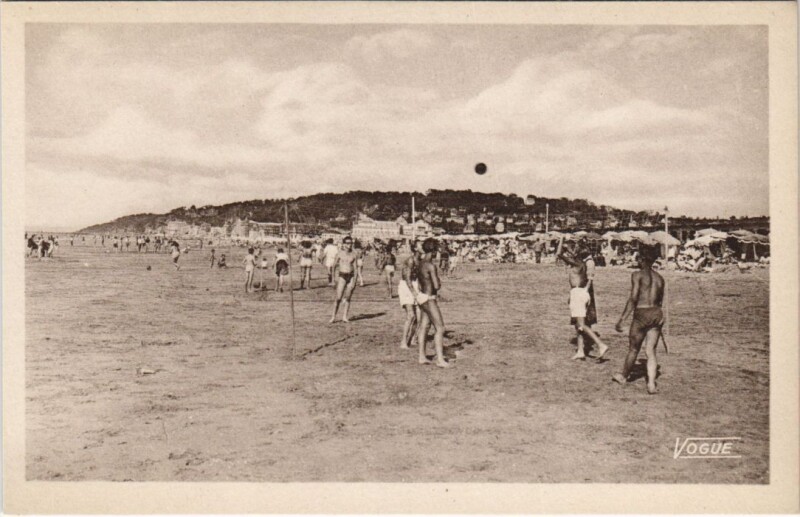 Carte postale ancienne Deauville La Plage à Deauville