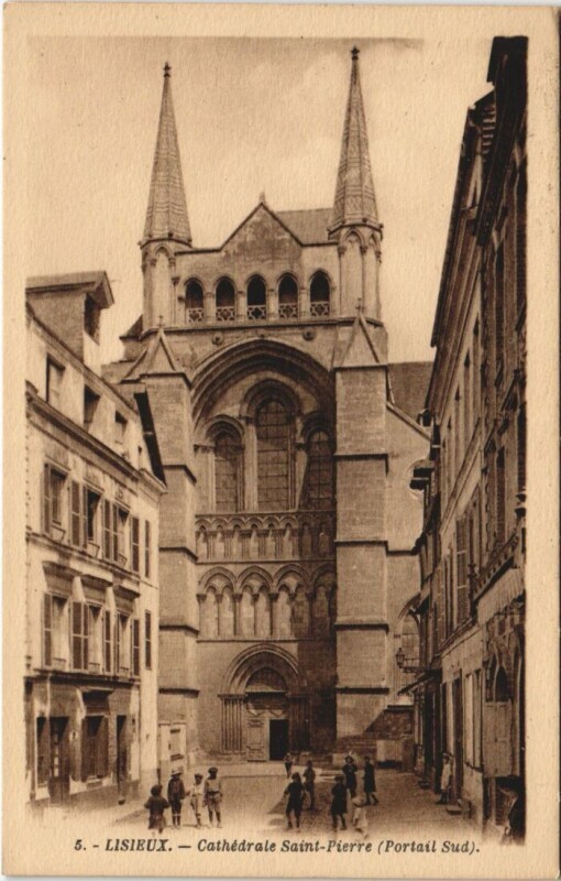 Carte postale ancienne Lisieux Cathedrale Saint-Pierre - Portail Sud à Lisieux