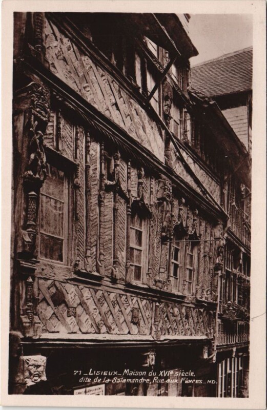 Carte postale ancienne Lisieux Maison du Xvi. Siecle dite de la Salamandre à Lisieux