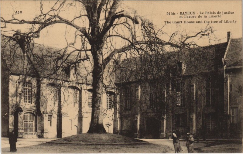 Carte postale ancienne Bayeux Le Palais de Justice à Bayeux