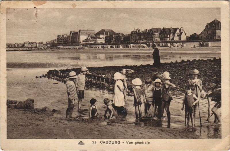 Carte postale ancienne Cabourg Vue Generale à Cabourg