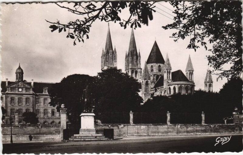 Carte postale ancienne Caen Eglise Saint-Etienne