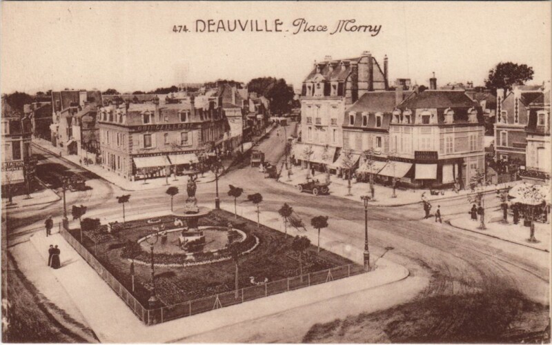 Carte postale ancienne Deauville Place Morny à Deauville