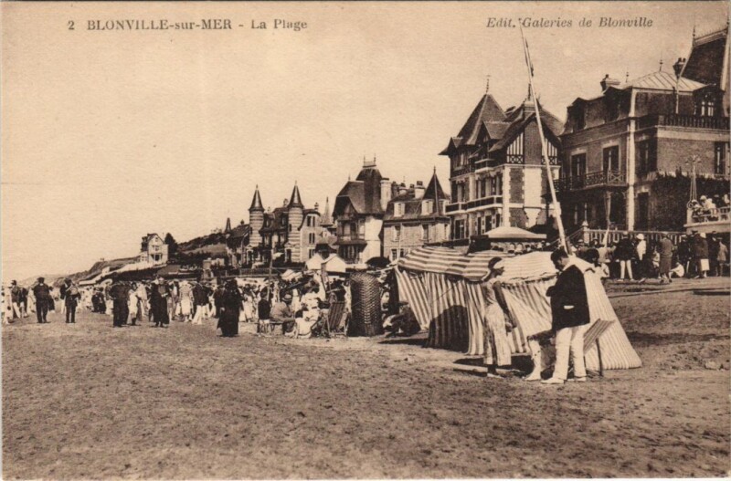 Carte postale ancienne Blonville-sur-Mer La Plage à Blonville-sur-Mer