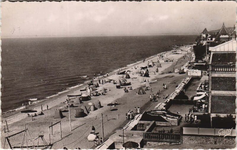 Carte postale ancienne Blonville-sur-Mer La Plage à Blonville-sur-Mer
