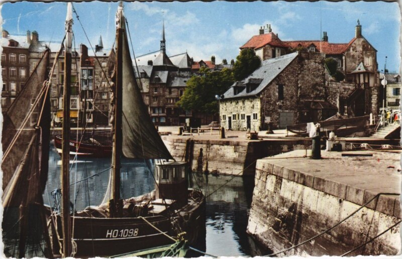Carte postale ancienne Honfleur Vieux Bassin et Lieutenance à Honfleur